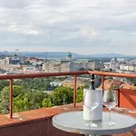 Tranquil Hideaway On Gellert Hill With Parking Apartamento Budapeste