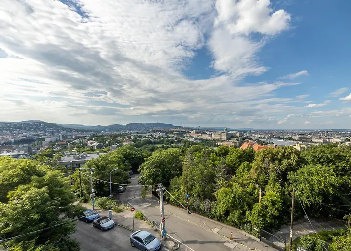 Tranquil Hideaway On Gellert Hill With Parking * Budapešť