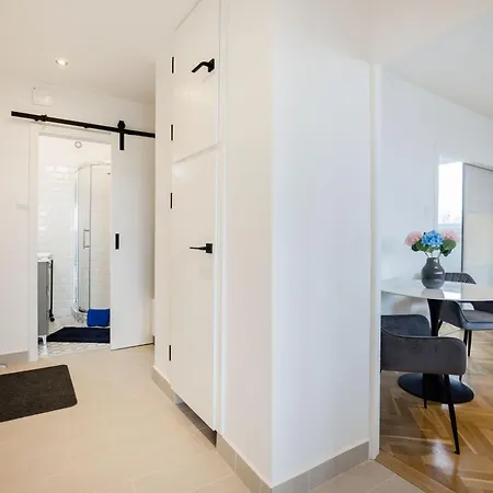 Apartment Tranquil Hideaway On Gellert Hill With Parking *
