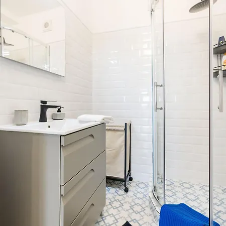 Tranquil Hideaway On Gellert Hill With Parking Apartment Budapest