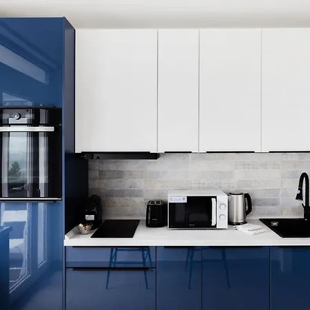 Tranquil Hideaway On Gellert Hill With Parking *
