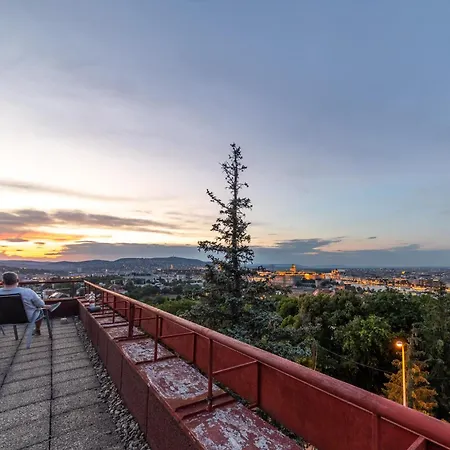 Tranquil Hideaway On Gellert Hill With Parking Budapest