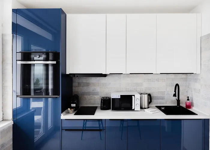 Tranquil Hideaway On Gellert Hill With Parking *