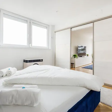 Апартаменты Tranquil Hideaway On Gellert Hill With Parking