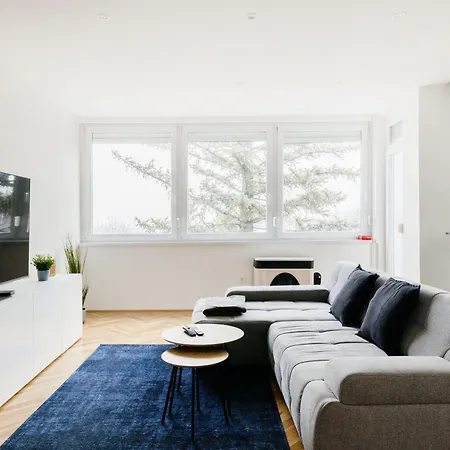 Апартаменты Tranquil Hideaway On Gellert Hill With Parking Будапешт