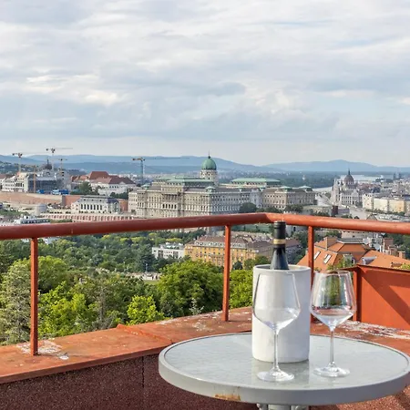Tranquil Hideaway On Gellért Hill With Parking Appartamento Budapest