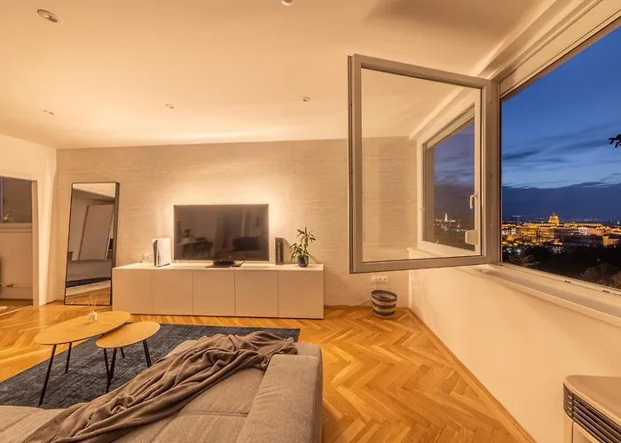Apartamento Tranquil Hideaway On Gellert Hill With Parking Budapeste
